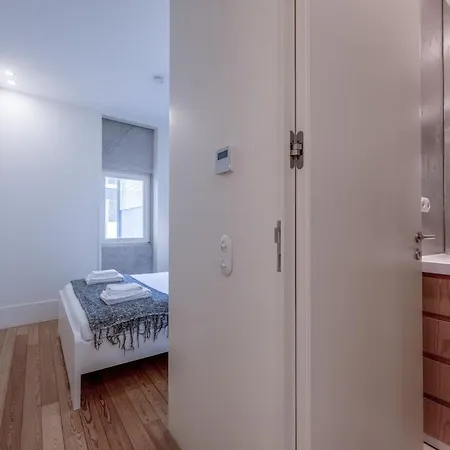 Apartman Modern Flat With Balcony On Rua Flores - 2nd Porto