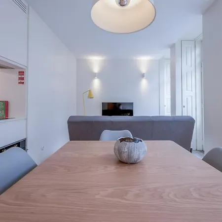 Apartman Modern Flat With Balcony On Rua Flores - 2nd *